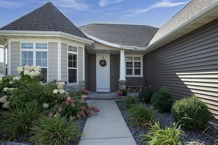 Property Photo:  4637 Trellis Drive  WI 54115 