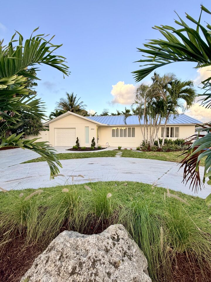 Property Photo: 2814 SW 5th Street FL 33435