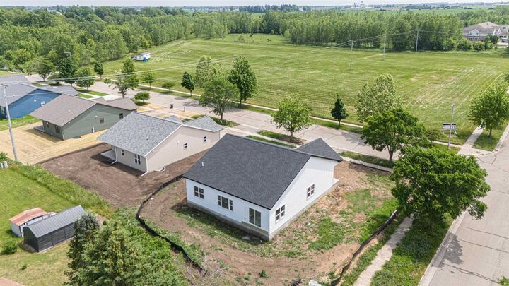 Property Photo:  504 Village Lane  WI 54971 