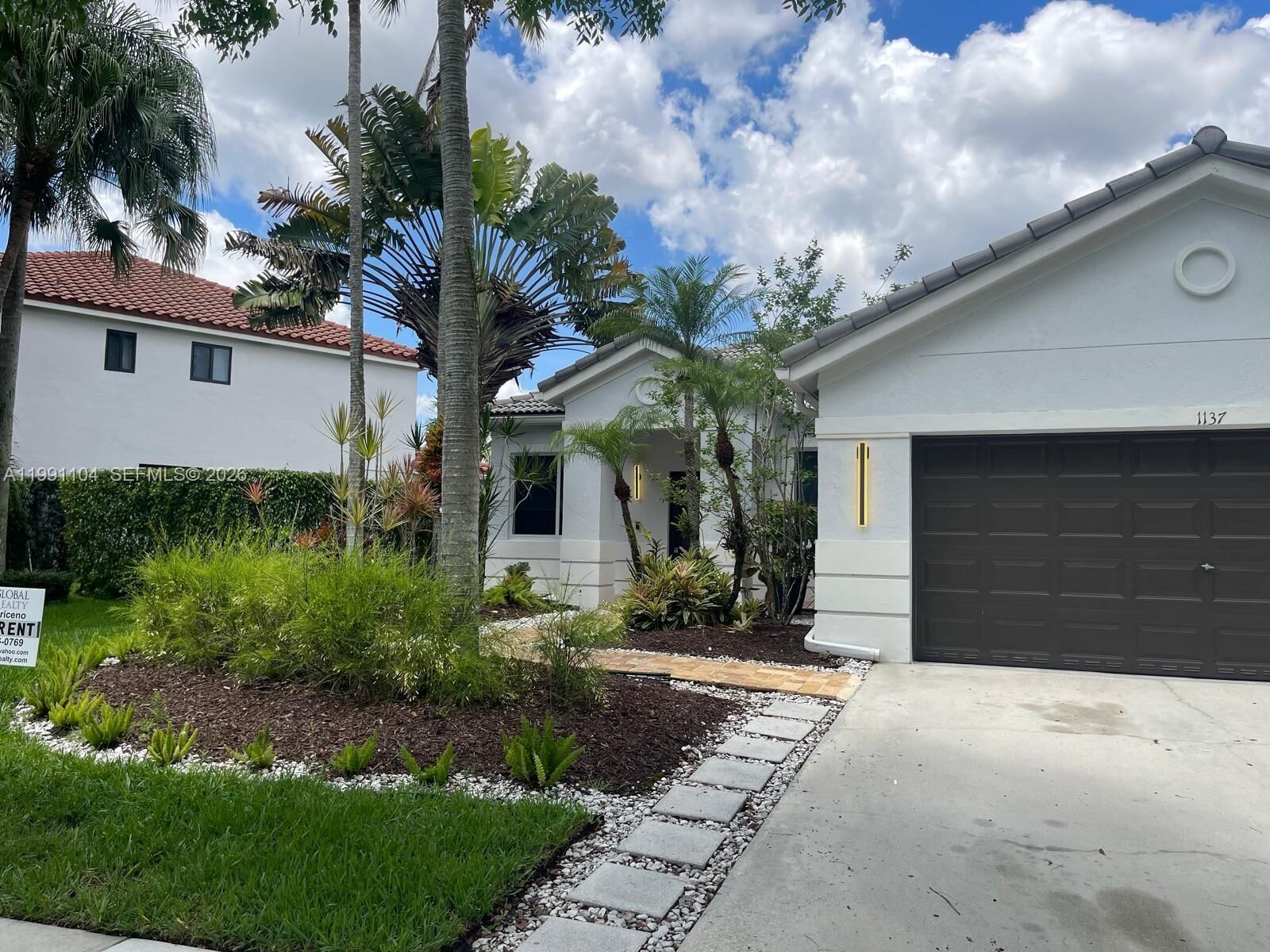 Property Photo:  1137 Croton Ct  FL 33327 