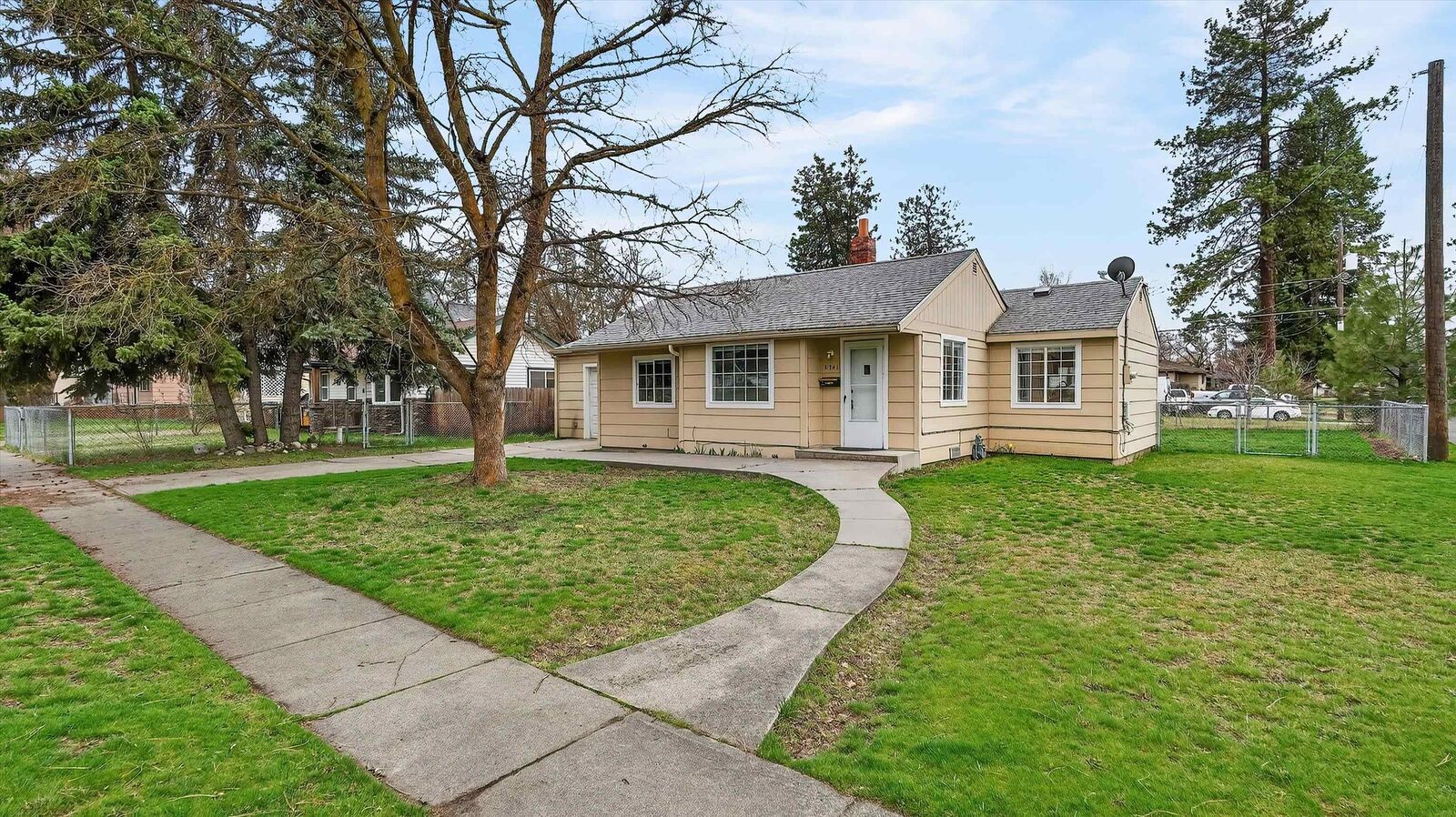 Property Photo:  5341 N Driscoll Blvd  WA 99205 