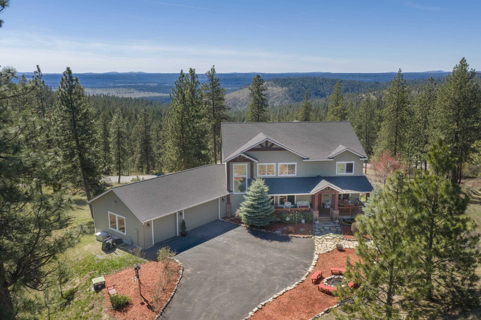 Property Photo:  4212 W Country Hills Ln  WA 99208-8335 