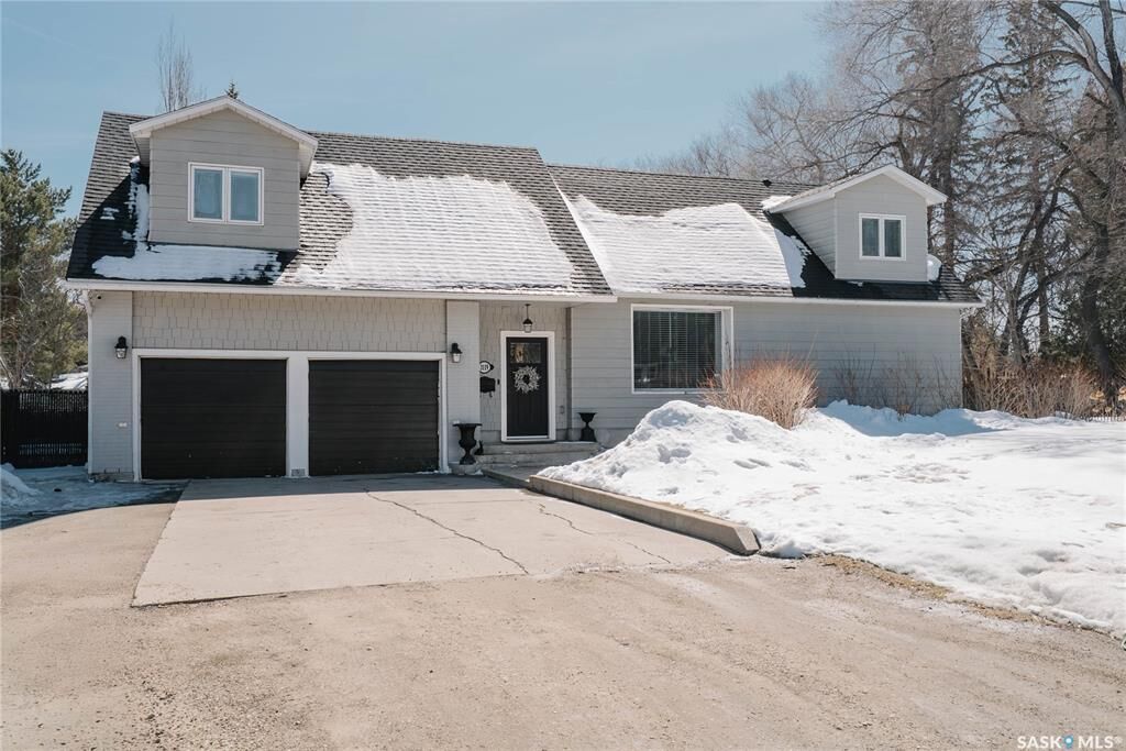 Property Photo: 3119 Ortona Street SK S7M 3R3