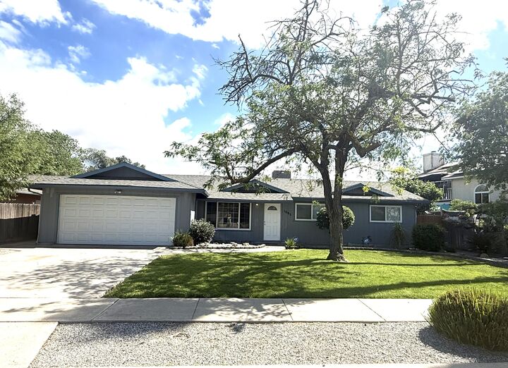 Property Photo:  1093 Raymond Road  CA 93230 
