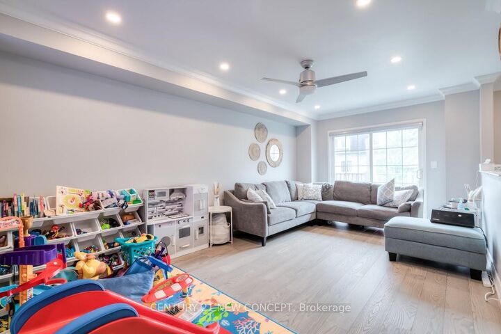 Property Photo:  735 Sheppard Avenue 33  ON L1V 7K5 