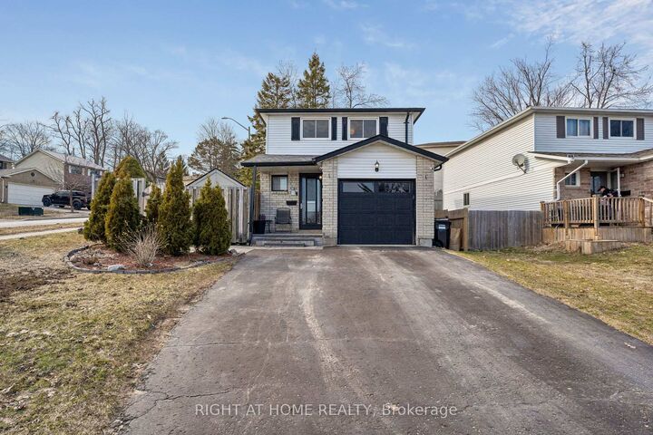 56 Hemingway Crescent — photo 1