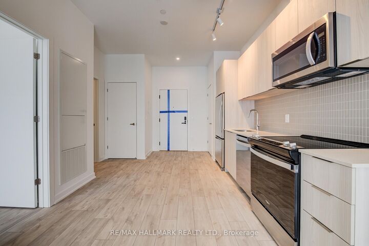 Property Photo: 720 Whitlock Avenue 816 ON L9E 1S2