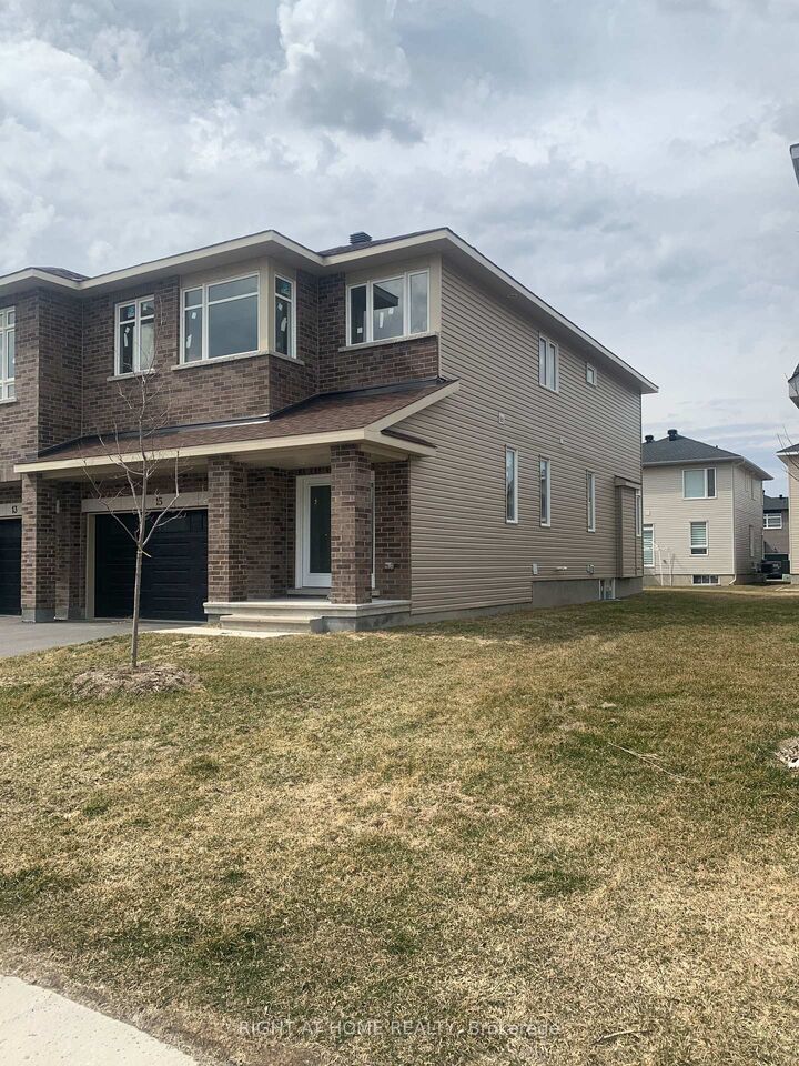 Property Photo: 15 Wylie Way ON K7C 0C4