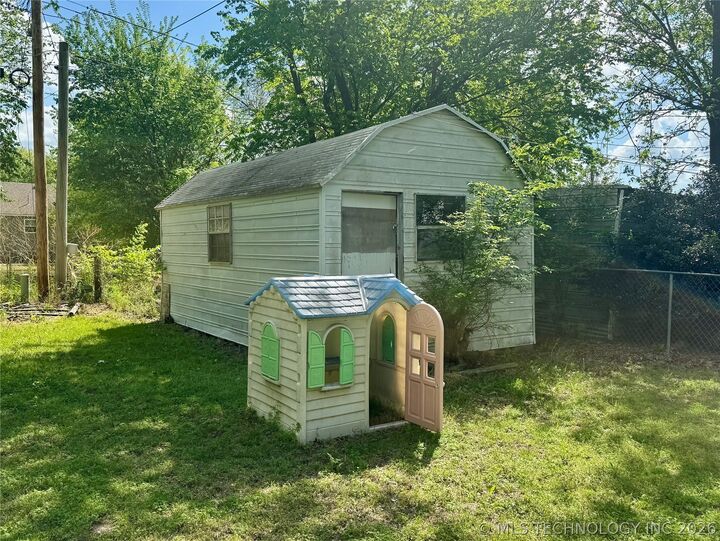 Property Photo:  2217 Fredonia Street  OK 74403 