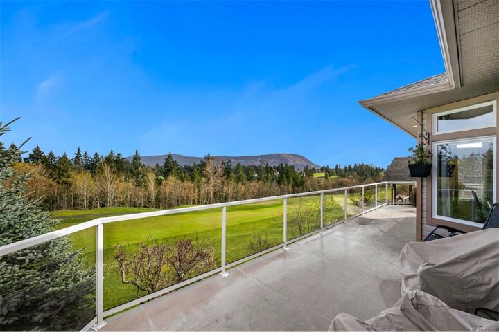 Property Photo: 721 Country Club Dr BC V0R 1L1