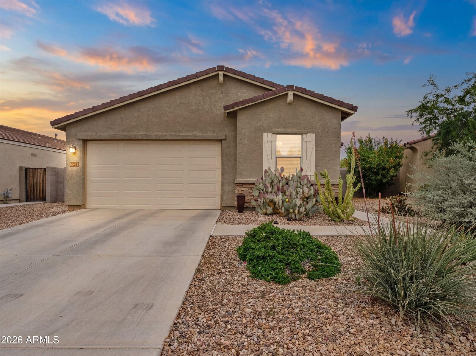 Property Photo: 528 W Magena Drive AZ 85140