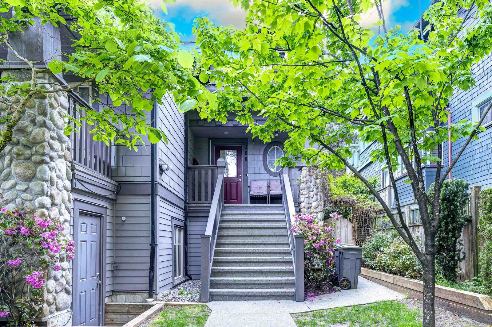 Property Photo: 208 W 13th Avenue BC V5Y 1V9