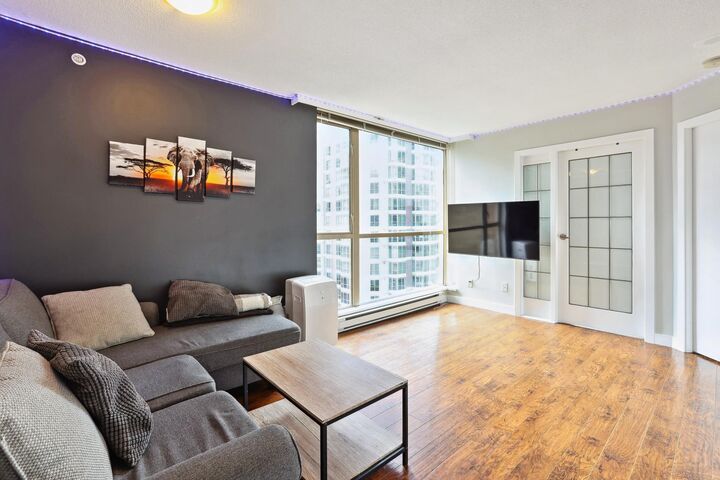 Property Photo:  822 Homer Street 905  BC V6B 6M3 