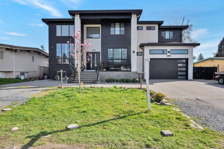 32244 Pineview Avenue — photo 1