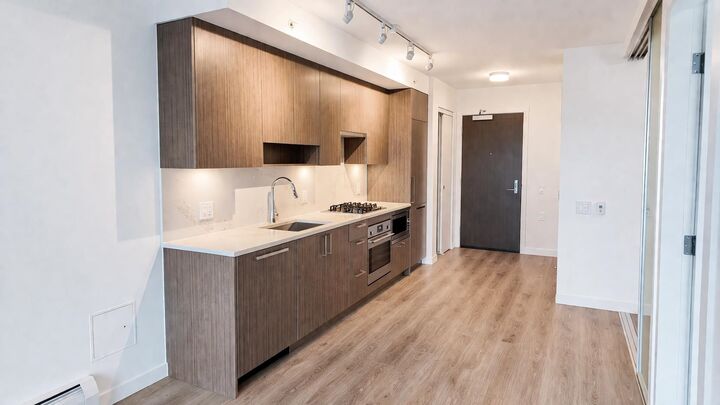 Property Photo: 13350 Central Avenue 3503 BC V3T 0S1