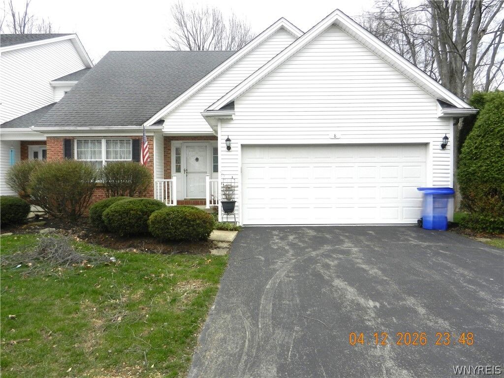 Property Photo: 4000 Franklin Street 8 NY 14075