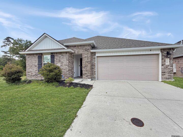 Property Photo:  7747 Joe Lynn Trails  LA 70726 