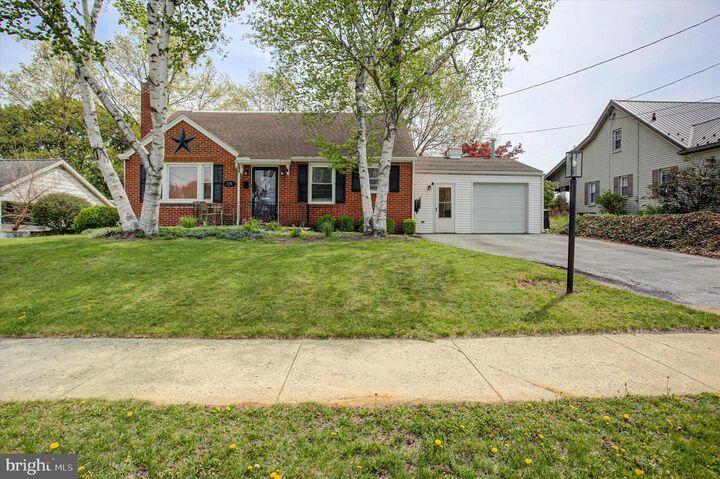 Property Photo:  374 Glen Street  PA 17201 