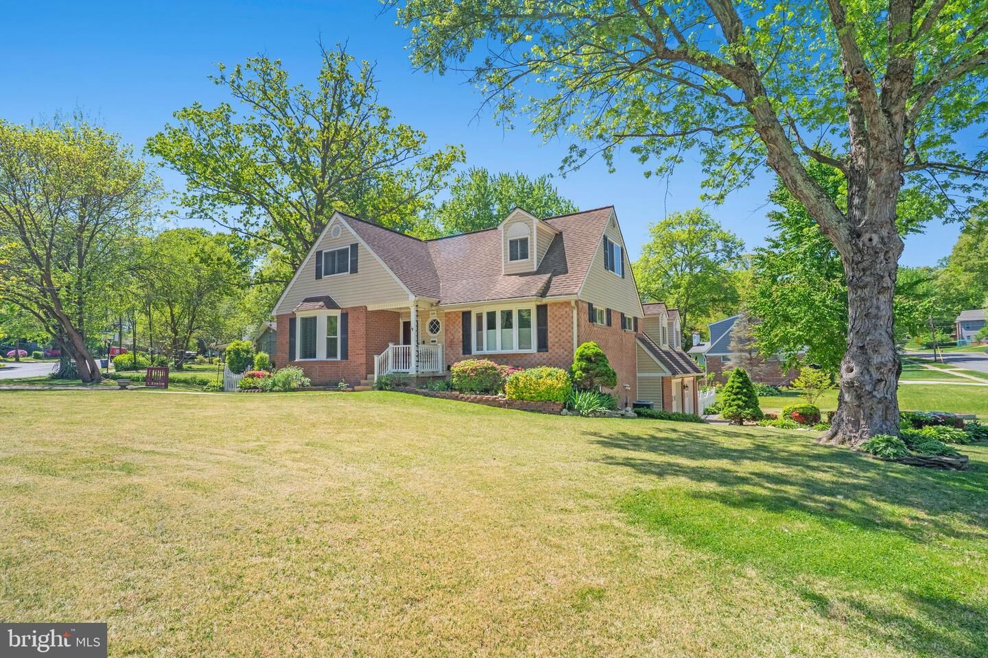 Property Photo:  5300 Kings Park Drive  VA 22151 