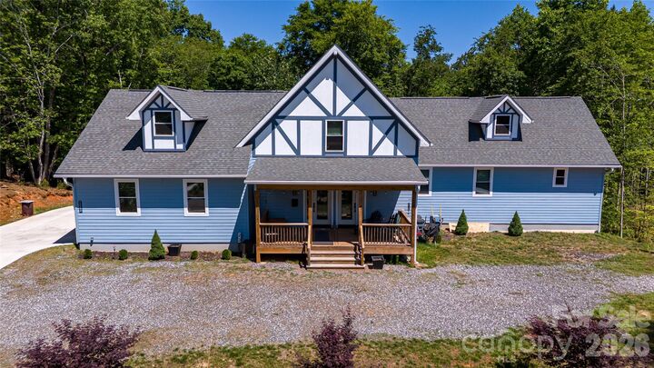 Property Photo:  2371 W Paradise Harbor Drive  NC 28612 