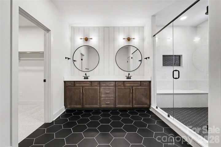 Property Photo:  2412 Crestview Drive  NC 28216 