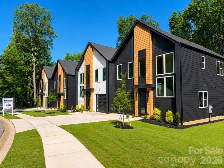 Property Photo: 2412 Crestview Drive NC 28216