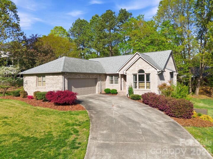 Property Photo: 406 Vincent Court NC 28146