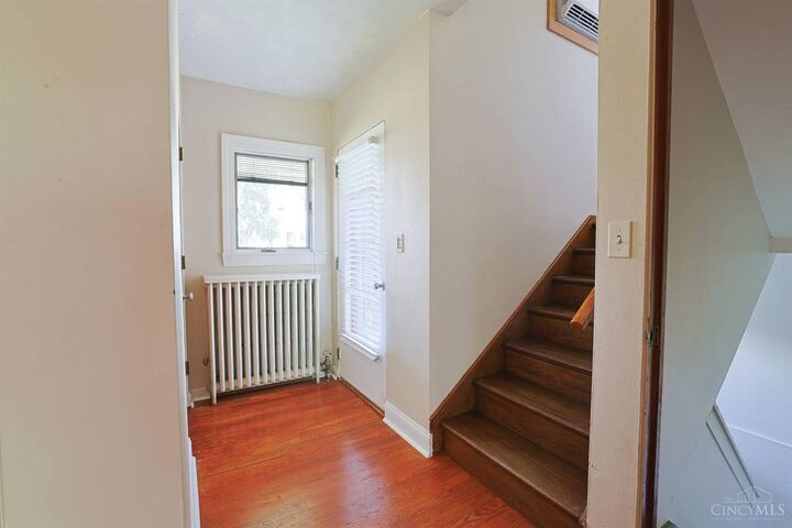 Property Photo:  22 Avenell Lane  OH 45218 