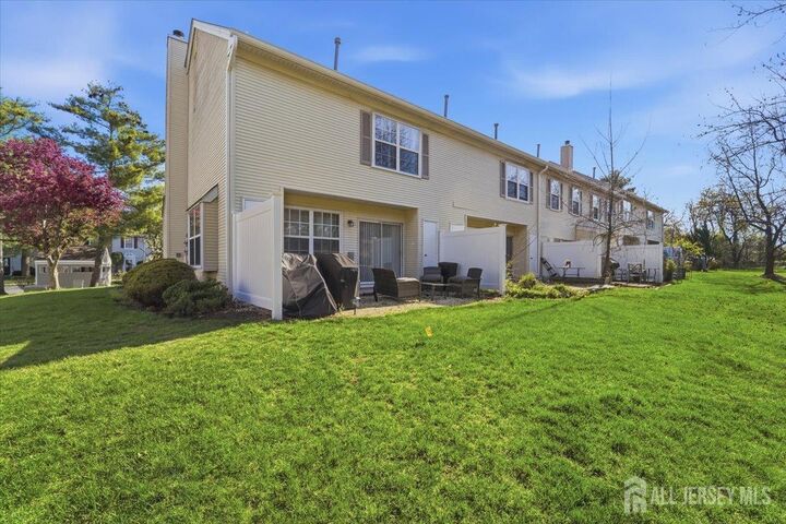 Property Photo:  63 Amberly Court  NJ 08823 