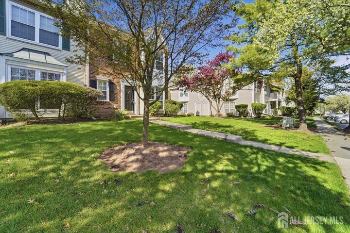 Property Photo:  63 Amberly Court  NJ 08823 