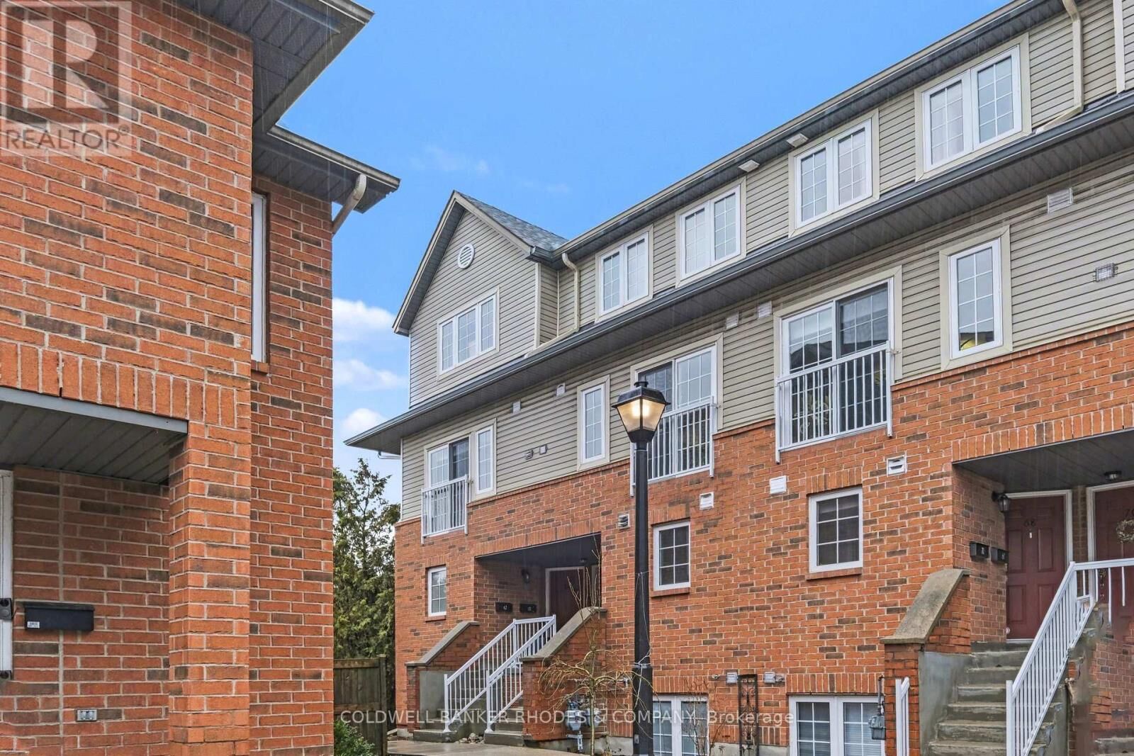 Property Photo:  60 Mayflower Private  ON K2B 0A2 