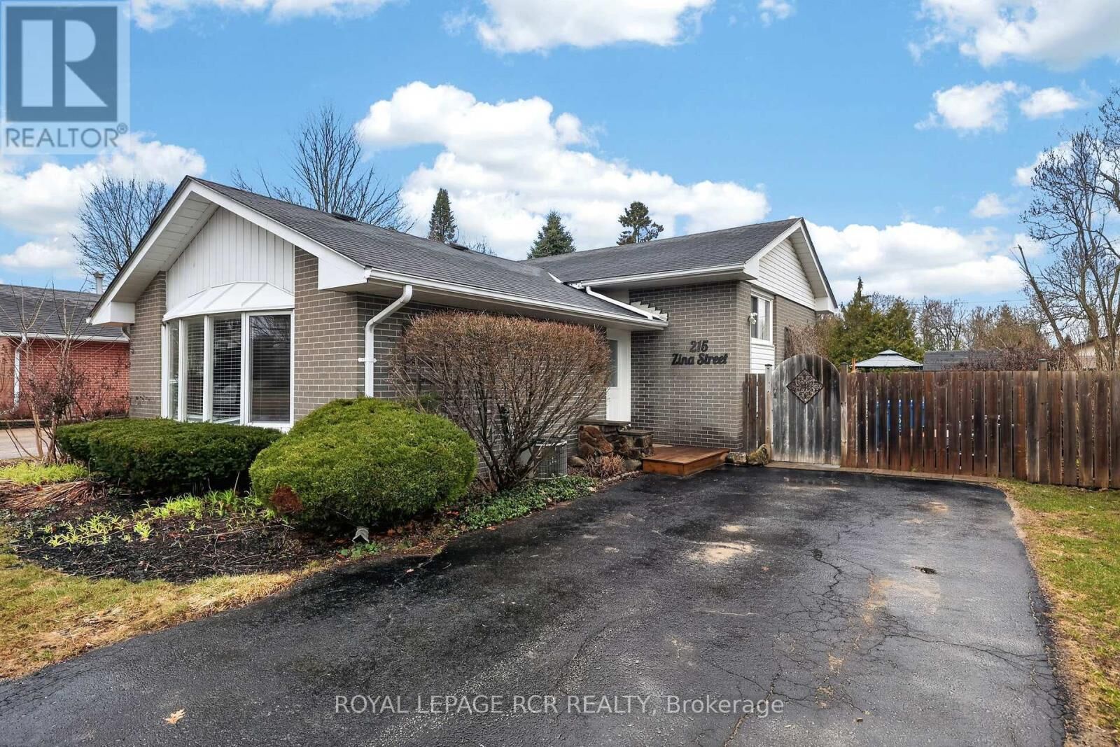 Property Photo:  215 Zina Street  ON L9W 1E9 