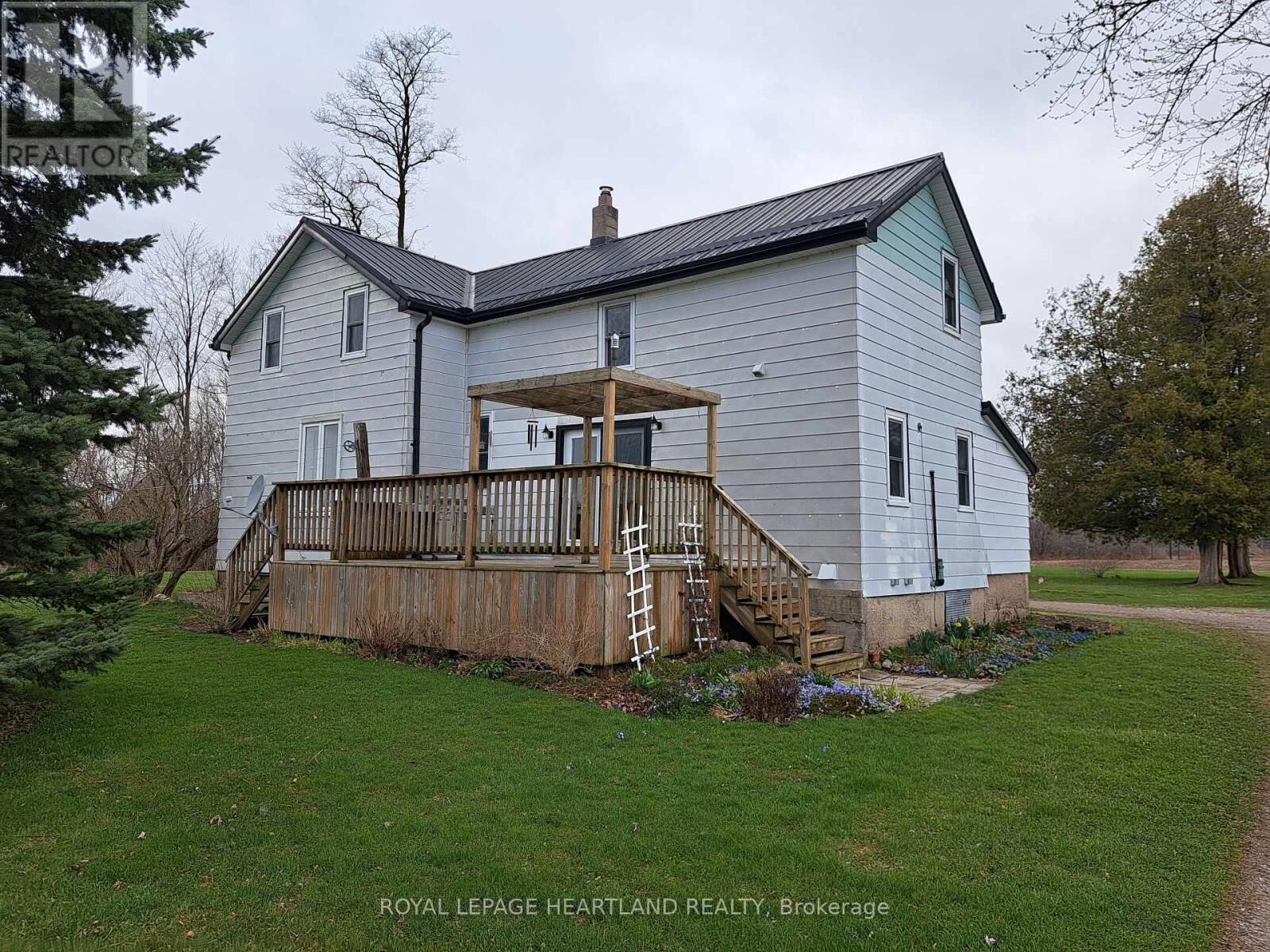 Property Photo: 39132 Mount Carmel Drive ON N0M 1M0
