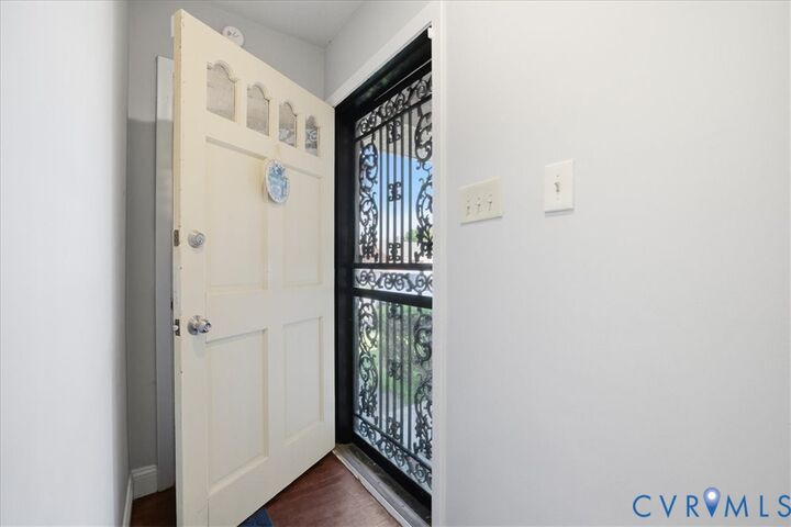 Property Photo:  911 Augusta Avenue  VA 23803 