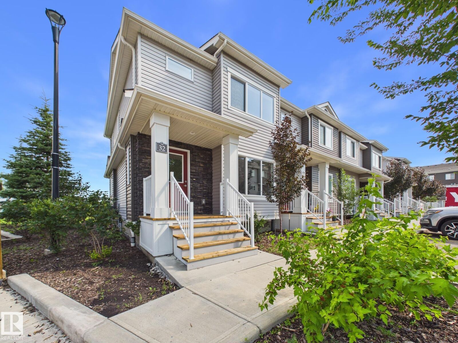 Property Photo: 2121 Haddow Drive NW 32 AB T6R 0W6