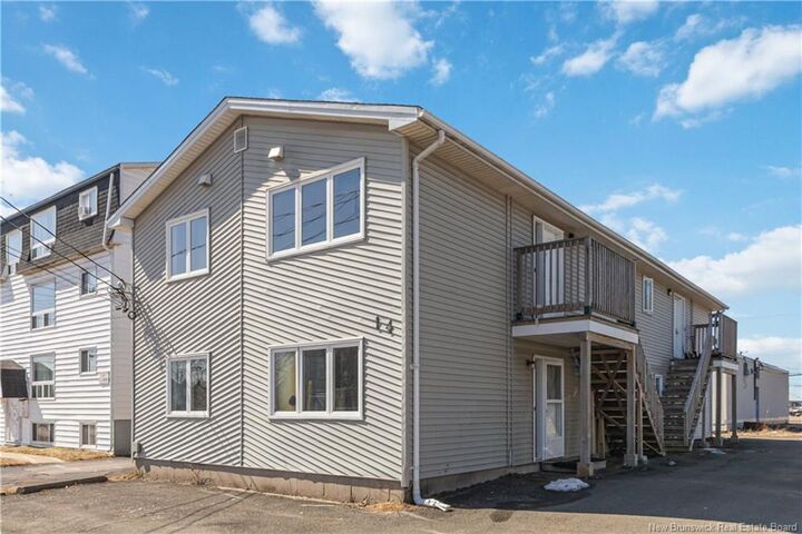 14 Winnipeg Street — photo 1