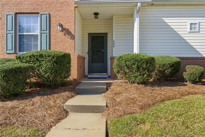 Property Photo:  500 Windcroft Circle NW  GA 30101 