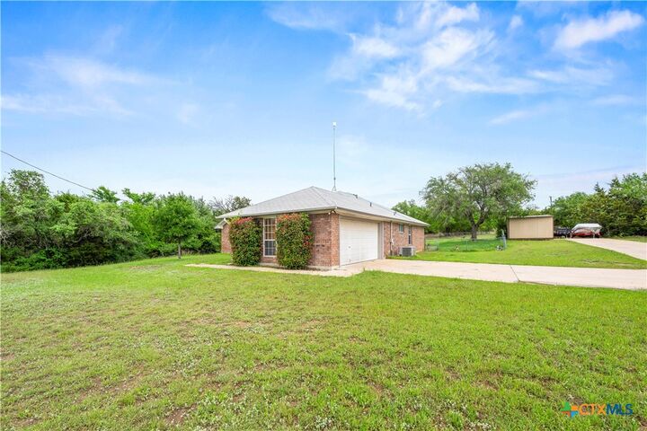 Property Photo: 287 County Road 3371 TX 76539