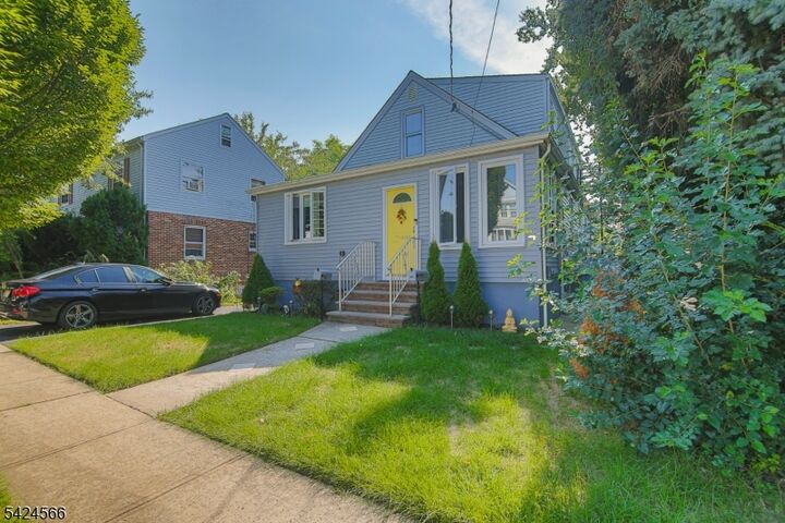 Property Photo:  433 Ainsworth St  NJ 07036 