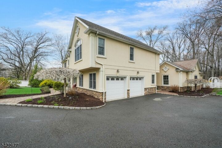 Property Photo:  4 Salter Dr  NJ 07045 