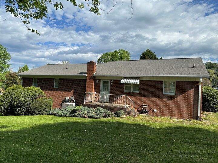 Property Photo:  860 Green Acres Myers Street  NC 28651 