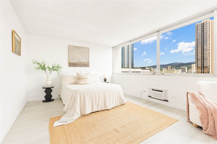 Property Photo:  1560 Kanunu Street 1401  HI 96814 