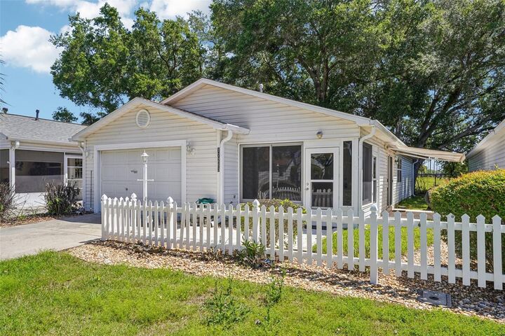 Property Photo:  17263 SE 93rd Demoss Court  FL 32162 