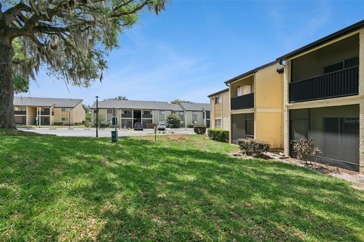 Property Photo:  900 Lake Destiny Road B  FL 32714 