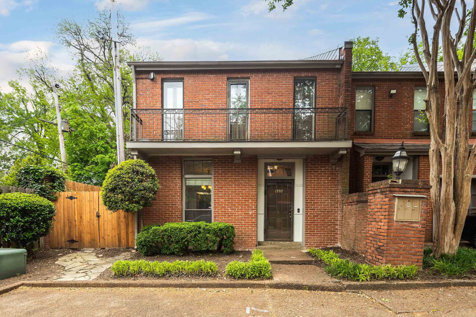 Property Photo:  1707 Belvedere Ct 1707  TN 38104 