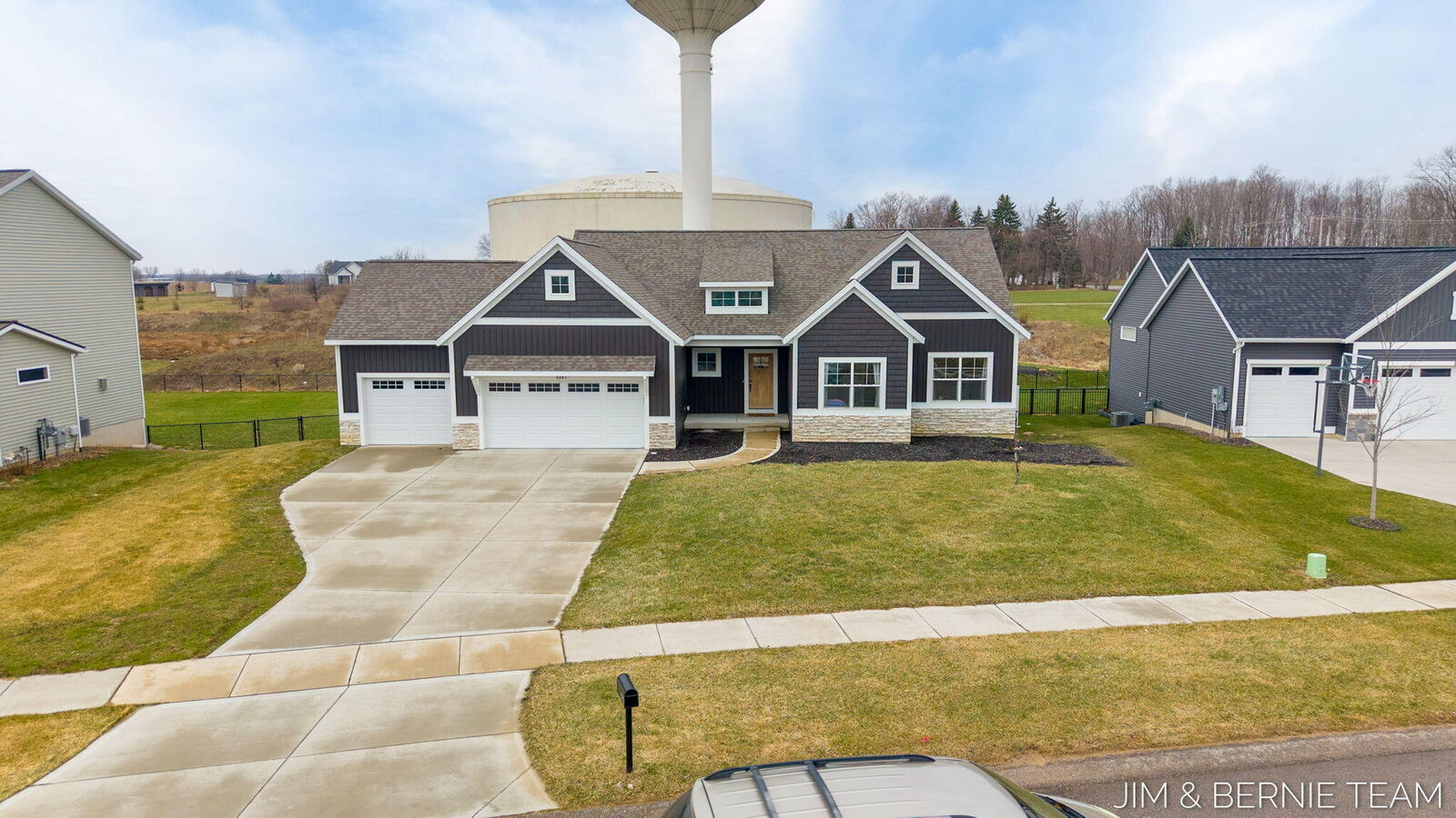 Property Photo:  8367 Bauer Ridge Avenue  MI 49428 