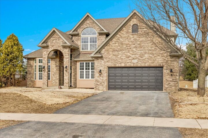 Property Photo:  555 Bluestem Drive  IL 60560 