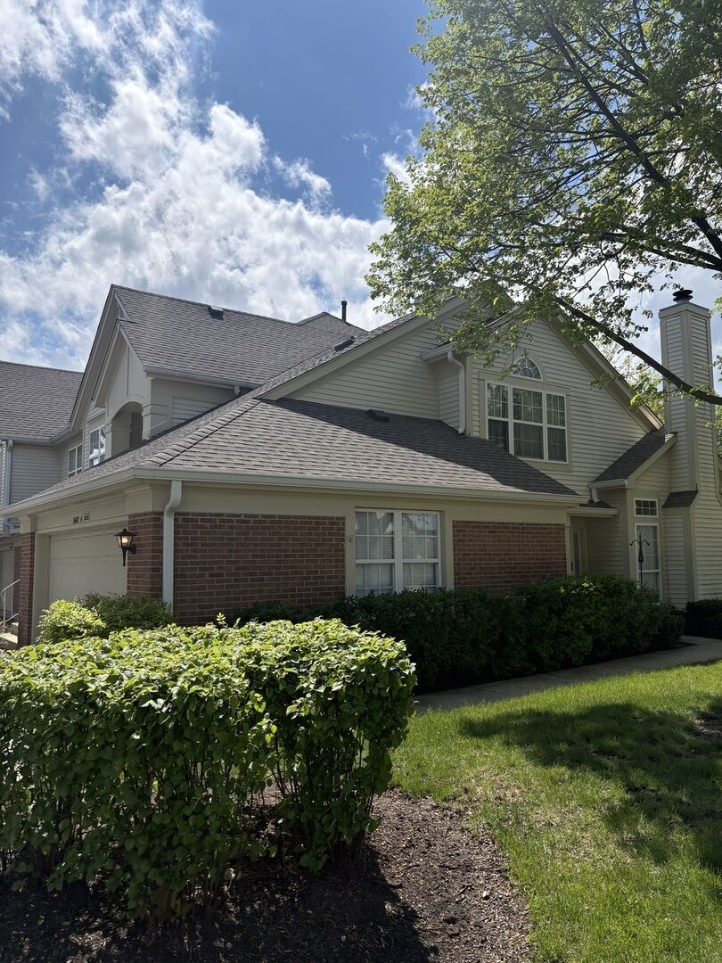 Property Photo:  1602 Columbia Circle 4  IL 60103 