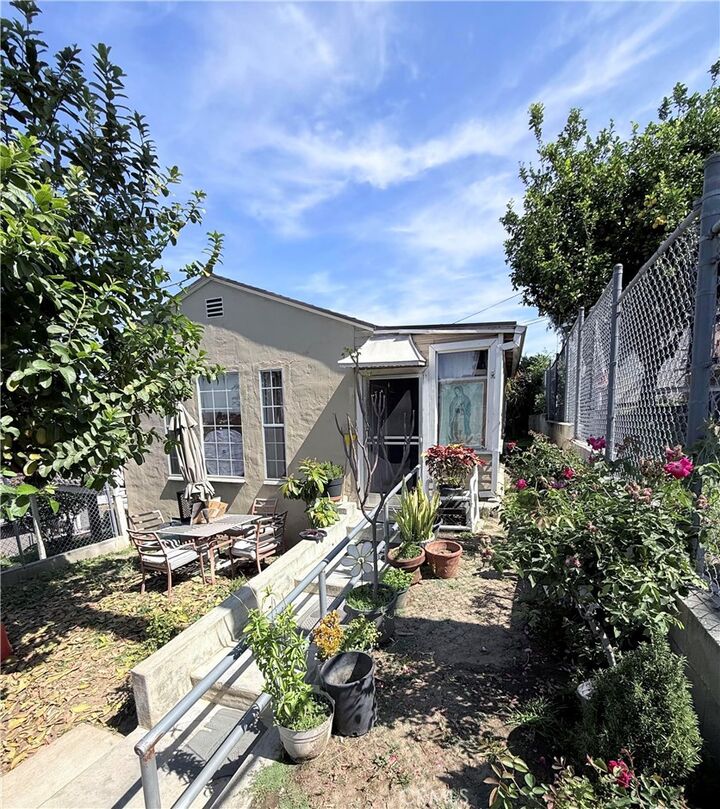 Property Photo:  1310 Lott  CA 90063 