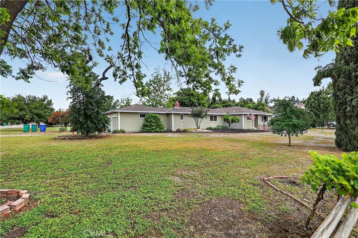 Property Photo:  3276 E Olive Avenue  CA 95340 